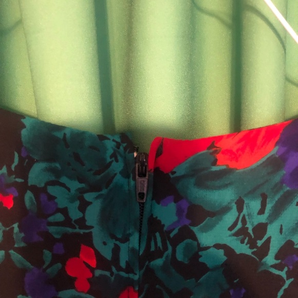 Floral vintage sweatshirt style top - Picture 4 of 8